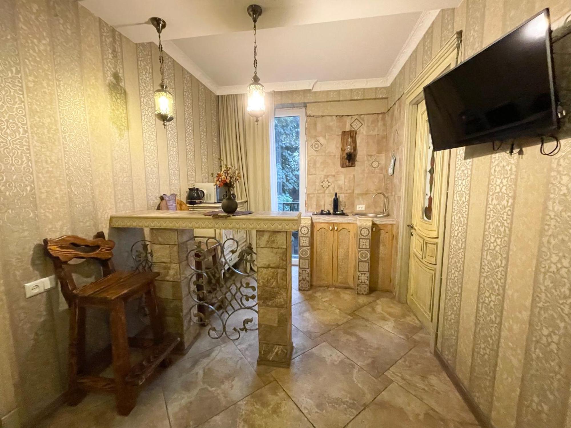 Central Apartment Tbilisi Exterior photo